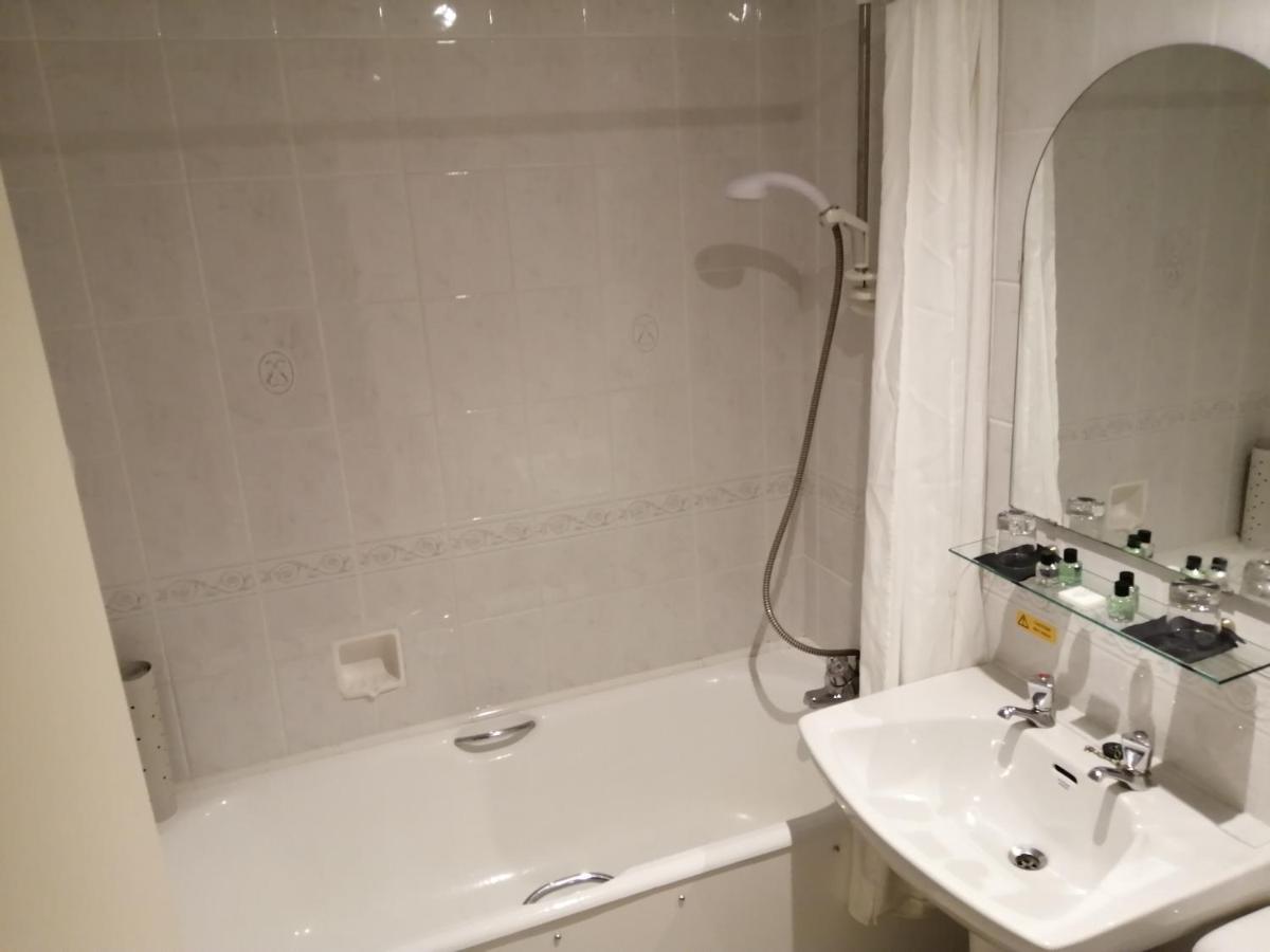 Small Double Room,1713946798:JPEG